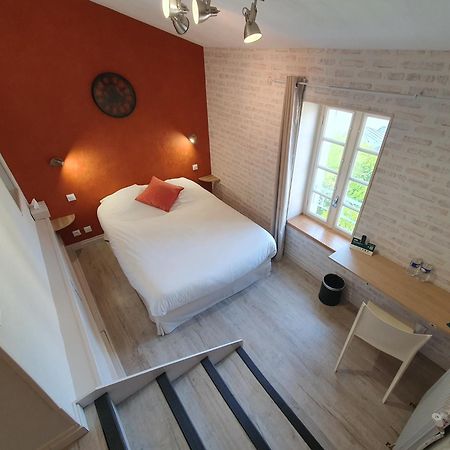 Logis Hotel Le Prince Noir Serignac-sur-Garonne ภายนอก รูปภาพ