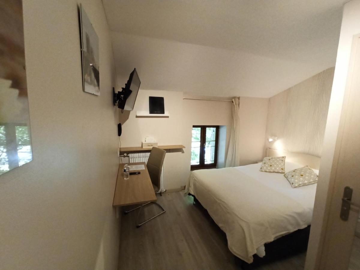 Logis Hotel Le Prince Noir Serignac-sur-Garonne ภายนอก รูปภาพ