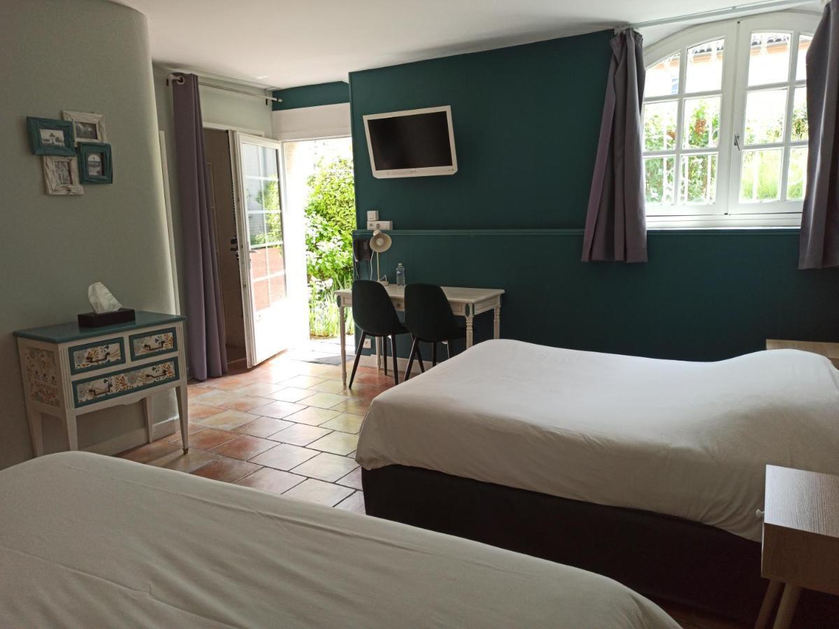Logis Hotel Le Prince Noir Serignac-sur-Garonne ภายนอก รูปภาพ