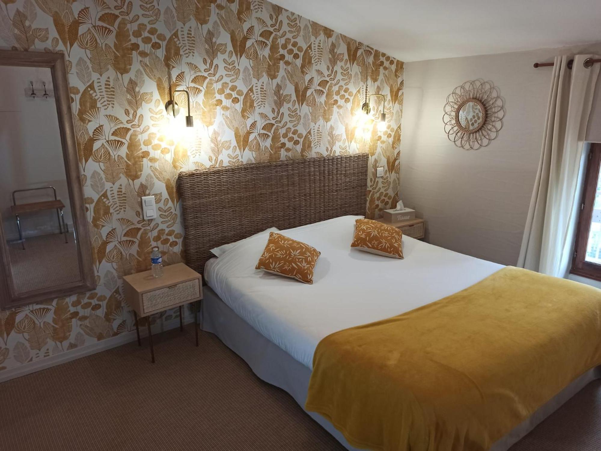 Logis Hotel Le Prince Noir Serignac-sur-Garonne ภายนอก รูปภาพ
