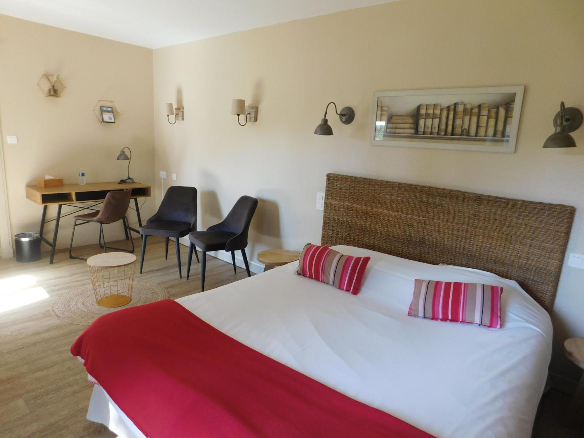 Logis Hotel Le Prince Noir Serignac-sur-Garonne ภายนอก รูปภาพ