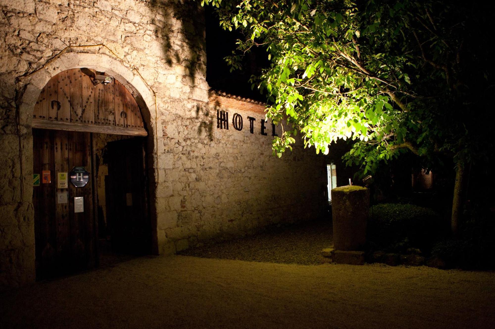 Logis Hotel Le Prince Noir Serignac-sur-Garonne ภายนอก รูปภาพ
