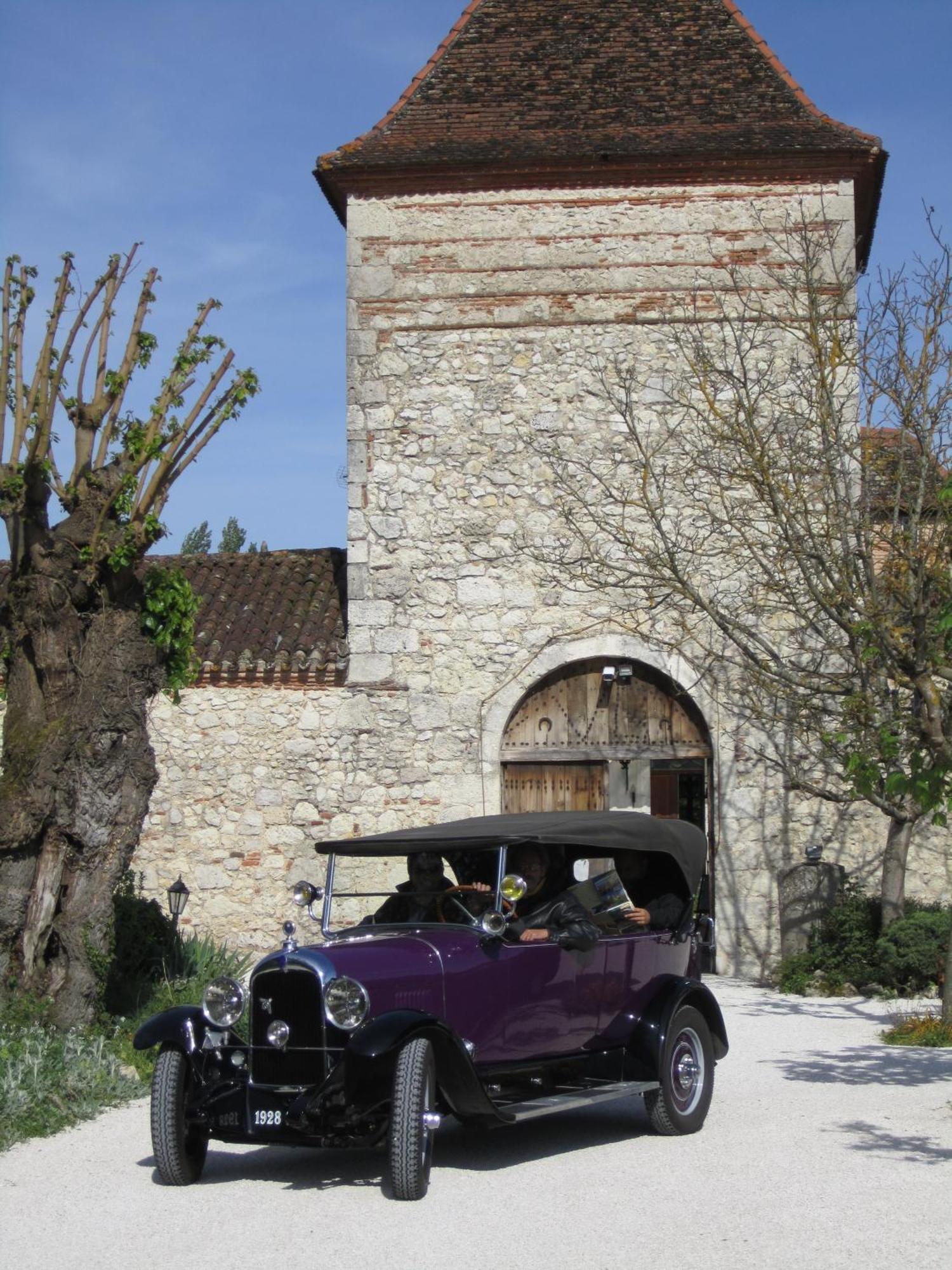 Logis Hotel Le Prince Noir Serignac-sur-Garonne ภายนอก รูปภาพ