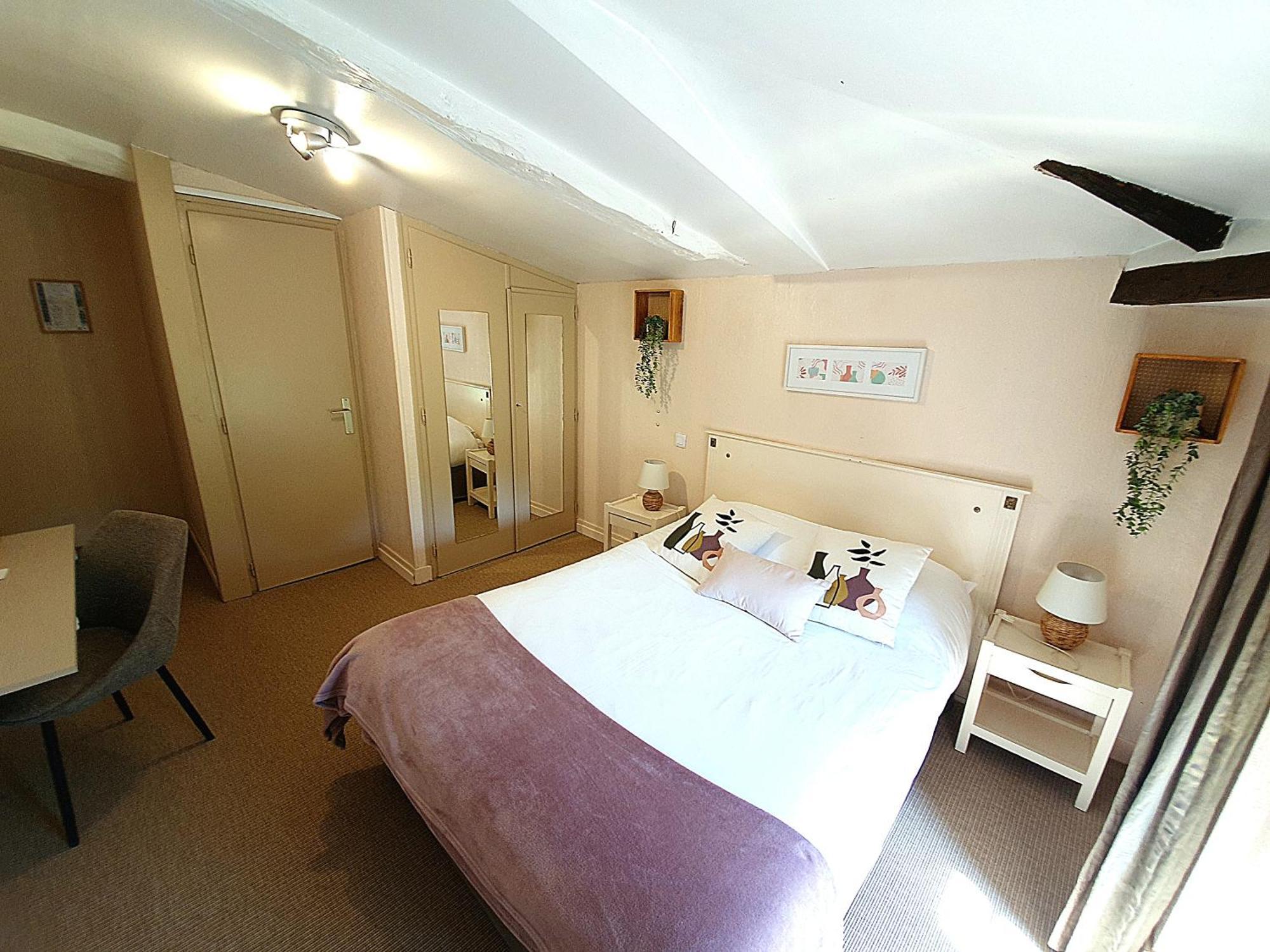 Logis Hotel Le Prince Noir Serignac-sur-Garonne ภายนอก รูปภาพ