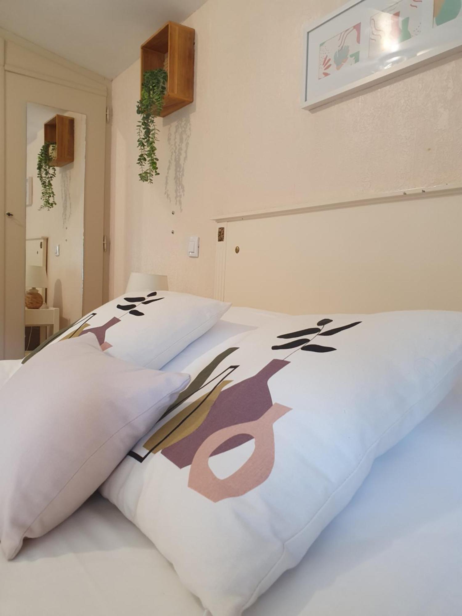 Logis Hotel Le Prince Noir Serignac-sur-Garonne ภายนอก รูปภาพ