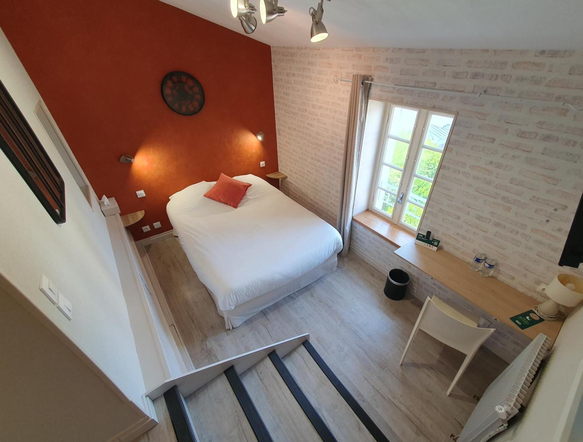 Logis Hotel Le Prince Noir Serignac-sur-Garonne ภายนอก รูปภาพ