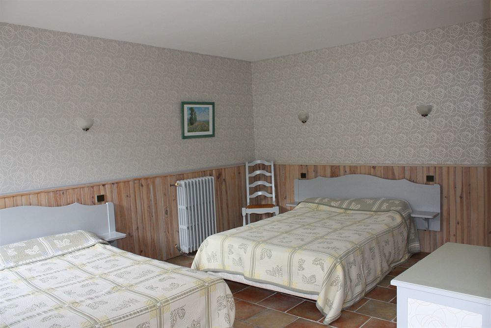 Logis Hotel Le Prince Noir Serignac-sur-Garonne ภายนอก รูปภาพ