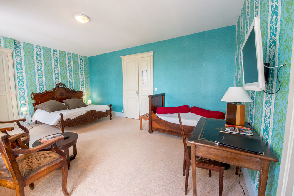 Logis Hotel Le Prince Noir Serignac-sur-Garonne ภายนอก รูปภาพ