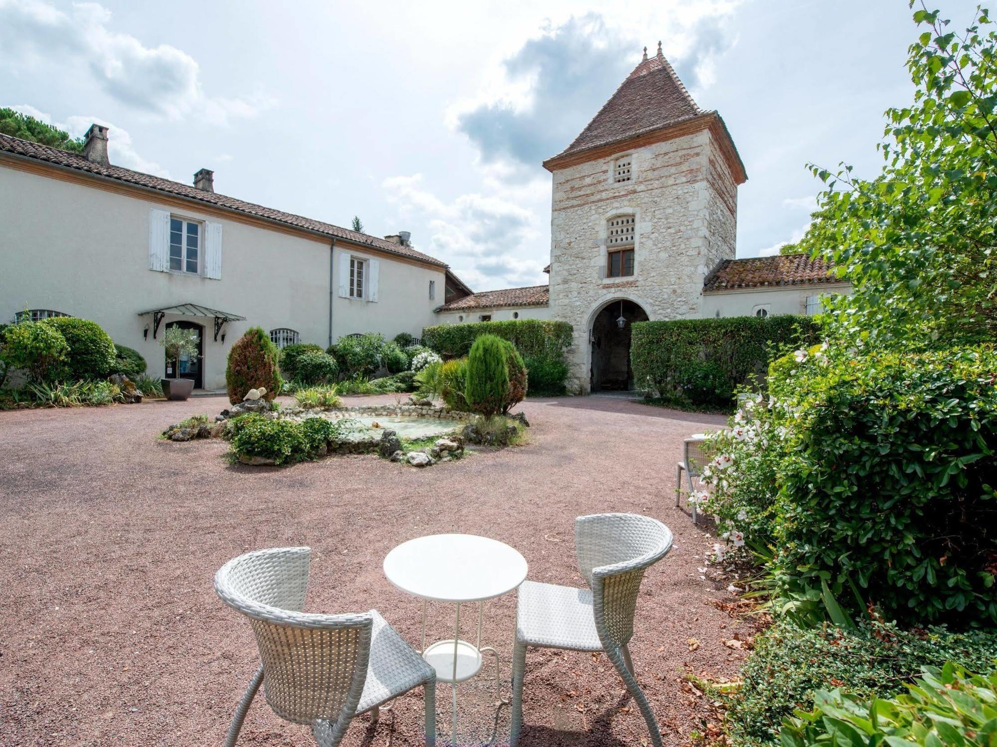 Logis Hotel Le Prince Noir Serignac-sur-Garonne ภายนอก รูปภาพ