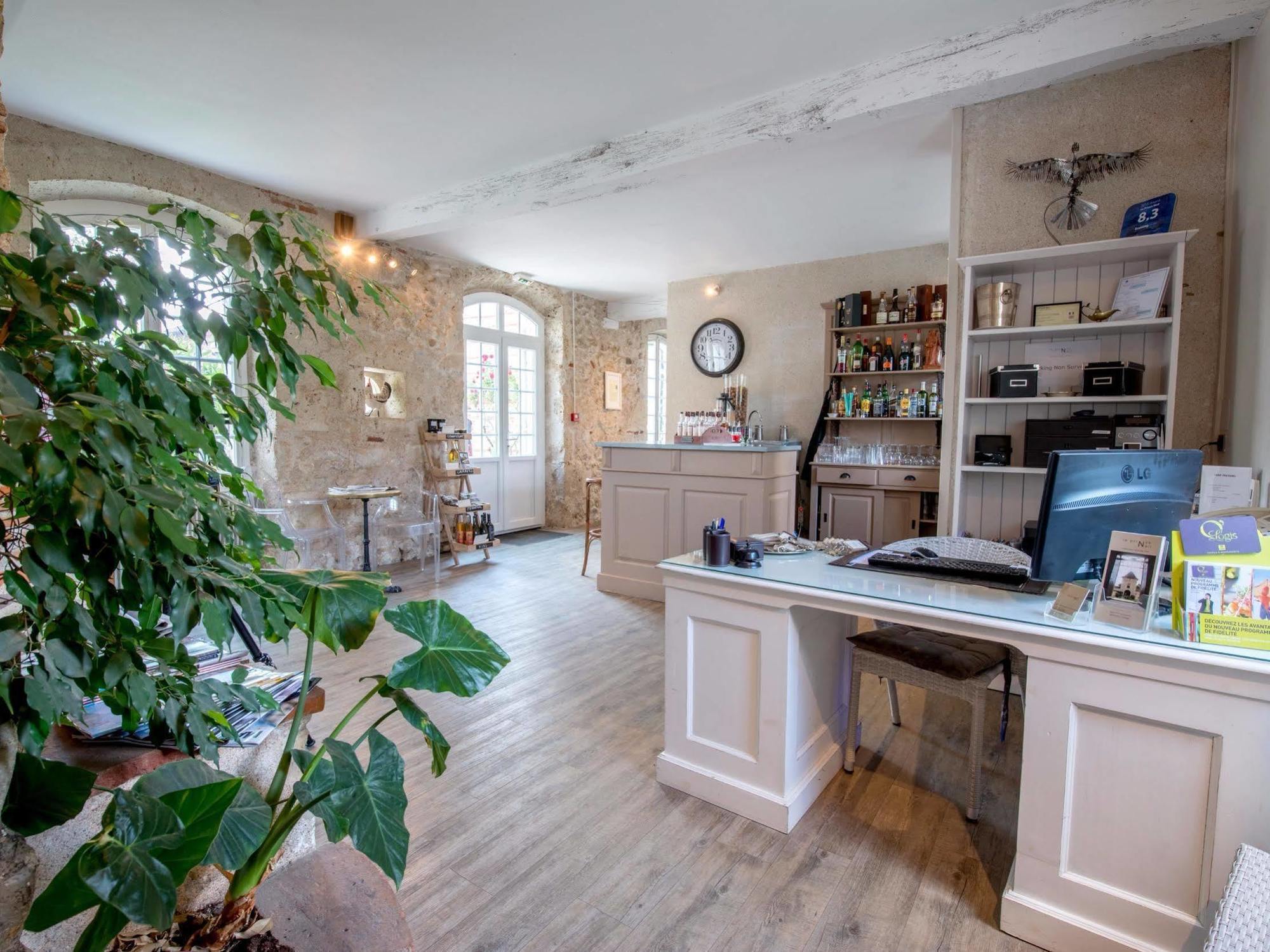 Logis Hotel Le Prince Noir Serignac-sur-Garonne ภายนอก รูปภาพ